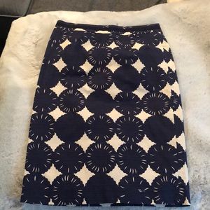 Boden Navy and Cream skirt NEW. NEVER WORN